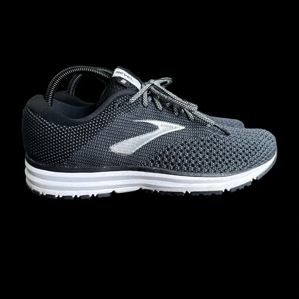 Brooks Revel 2 Road-Running Shoes (Black/White) Women's Size: 9.5 - Picture 1 of 10